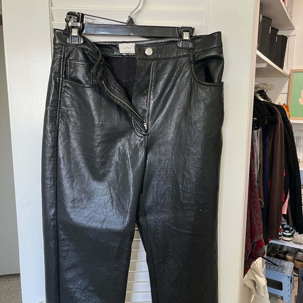 Aritzia Black Straight Leg Jeans with Glossy Finish